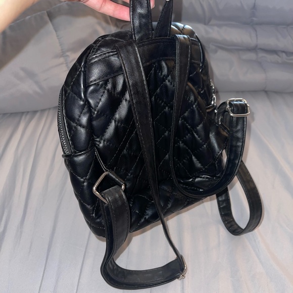 Small backpack 🎒 - Picture 2 of 4